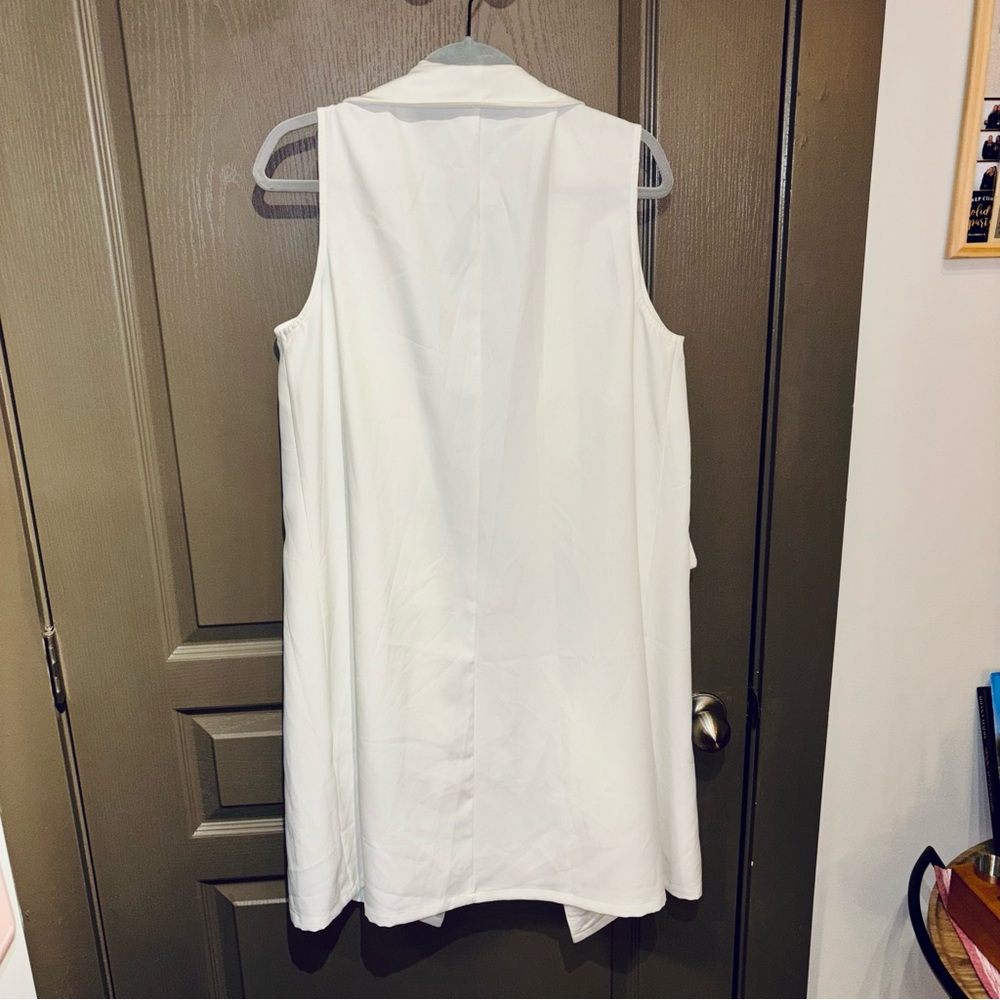 Privé Shawl Collar Longline Vest Blazer
Color: White - Picture 8 of 9